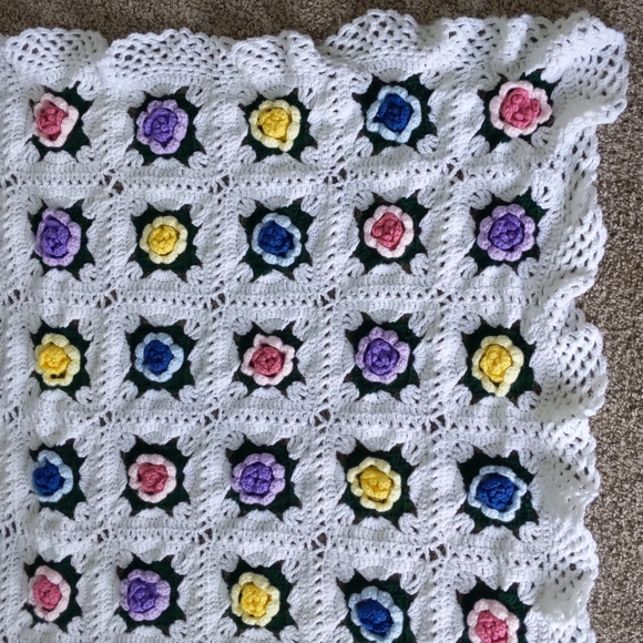Vintage Rose Granny Square Crochet Blanket Afghan Handknit floral multic… - Picture 3 of 8